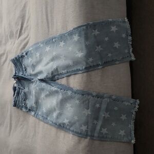 Judy Blue Star Cropped Capris